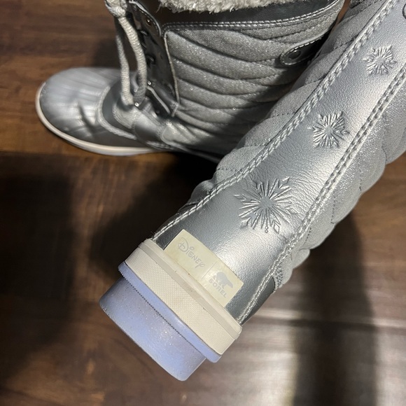 THE COLD WON’T BOTHER YOU IN THESE ‘FROZEN 2’-INSPIRED SOREL BOOTS - Picture 3 of 5